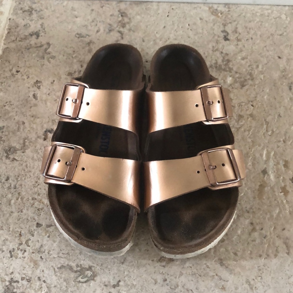 Rose Gold Metallic Arizona Birkenstock’s